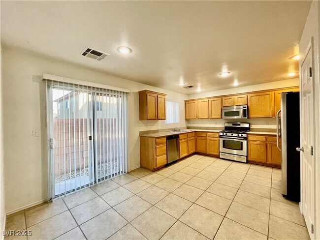Building Photo - 11901 Fairfax Ridge St