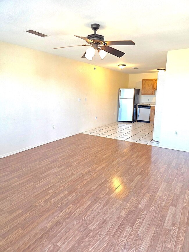 Building Photo - 129 Townsgate Plaza