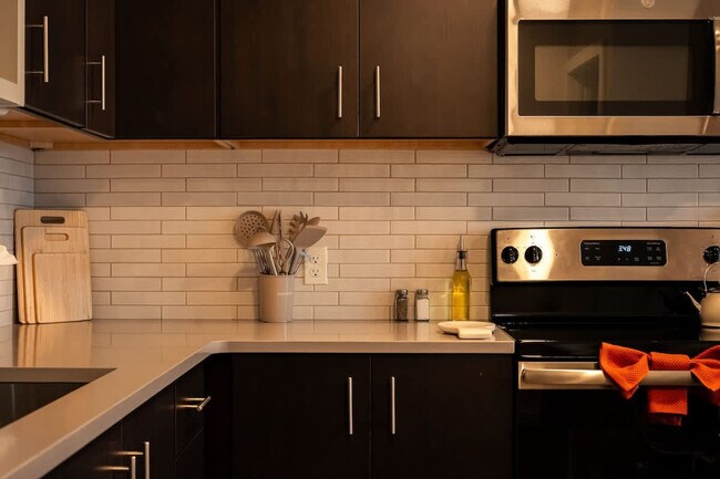 Building Photo - 111 S Adams St