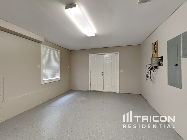 Building Photo - 603 Baymist Ct