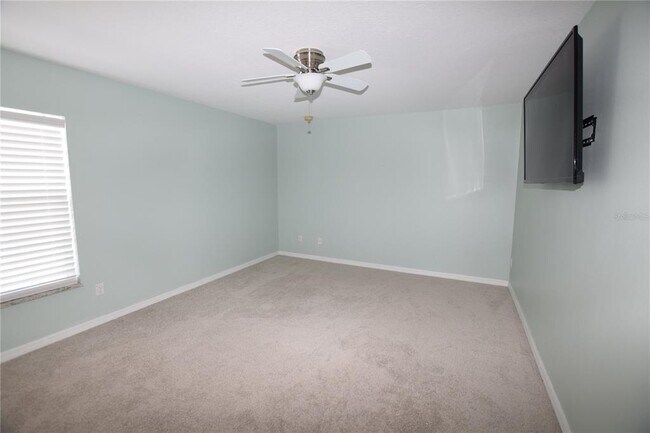 Building Photo - 1328 Karok St