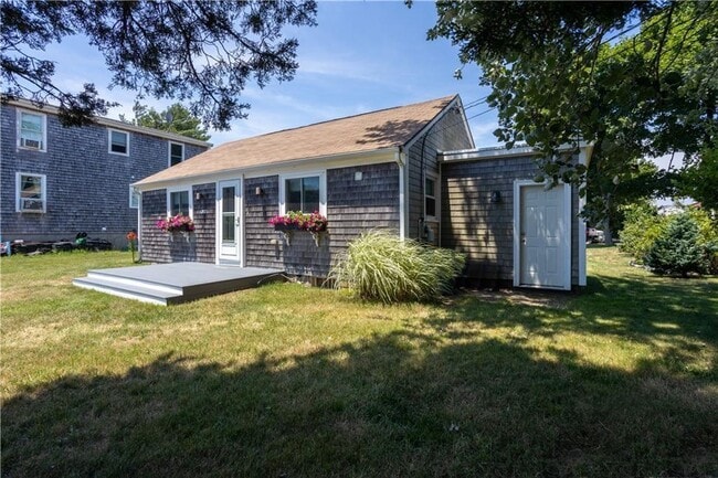 Primary Photo - 262 Riverside St