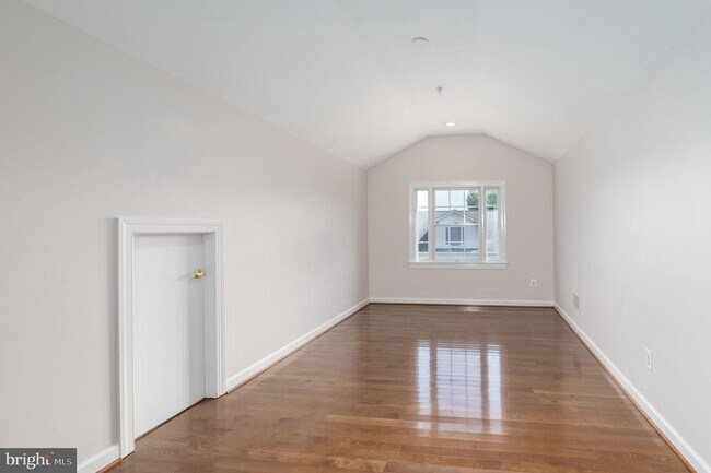 Building Photo - 7748 Legere Ct