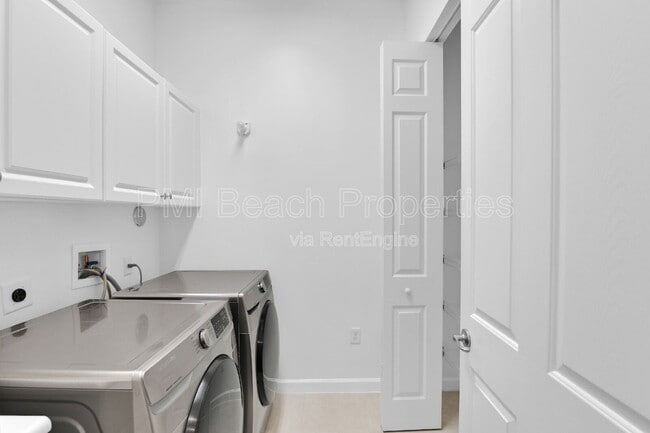 Building Photo - 2441 San Pietro Cir