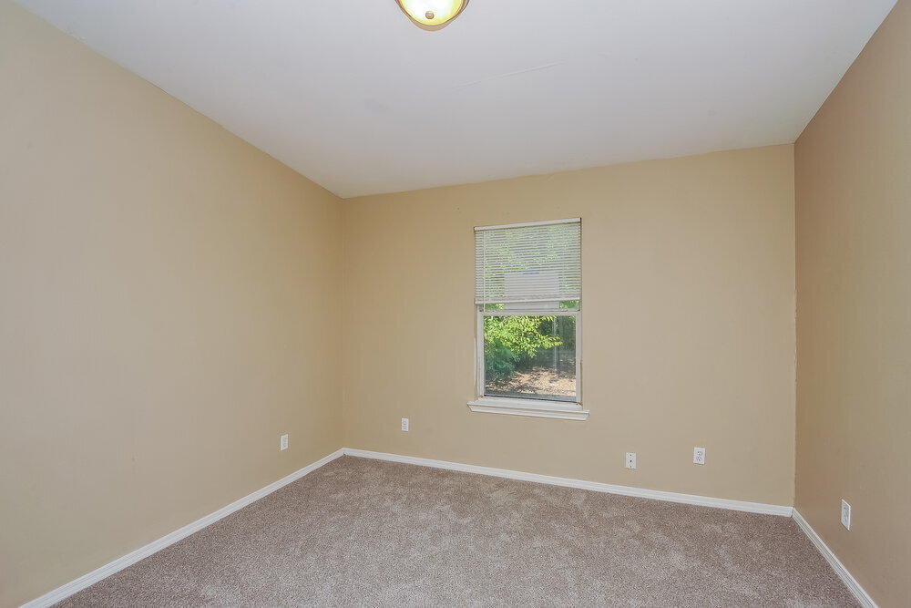 Building Photo - 824 Renfro Dr