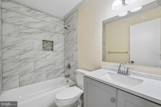 Building Photo - 8805 Bolero Ct