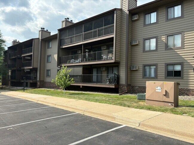 Building Photo - 7301 W 101st St