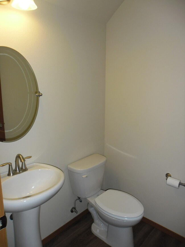 Building Photo - 502 S Margaret Ave