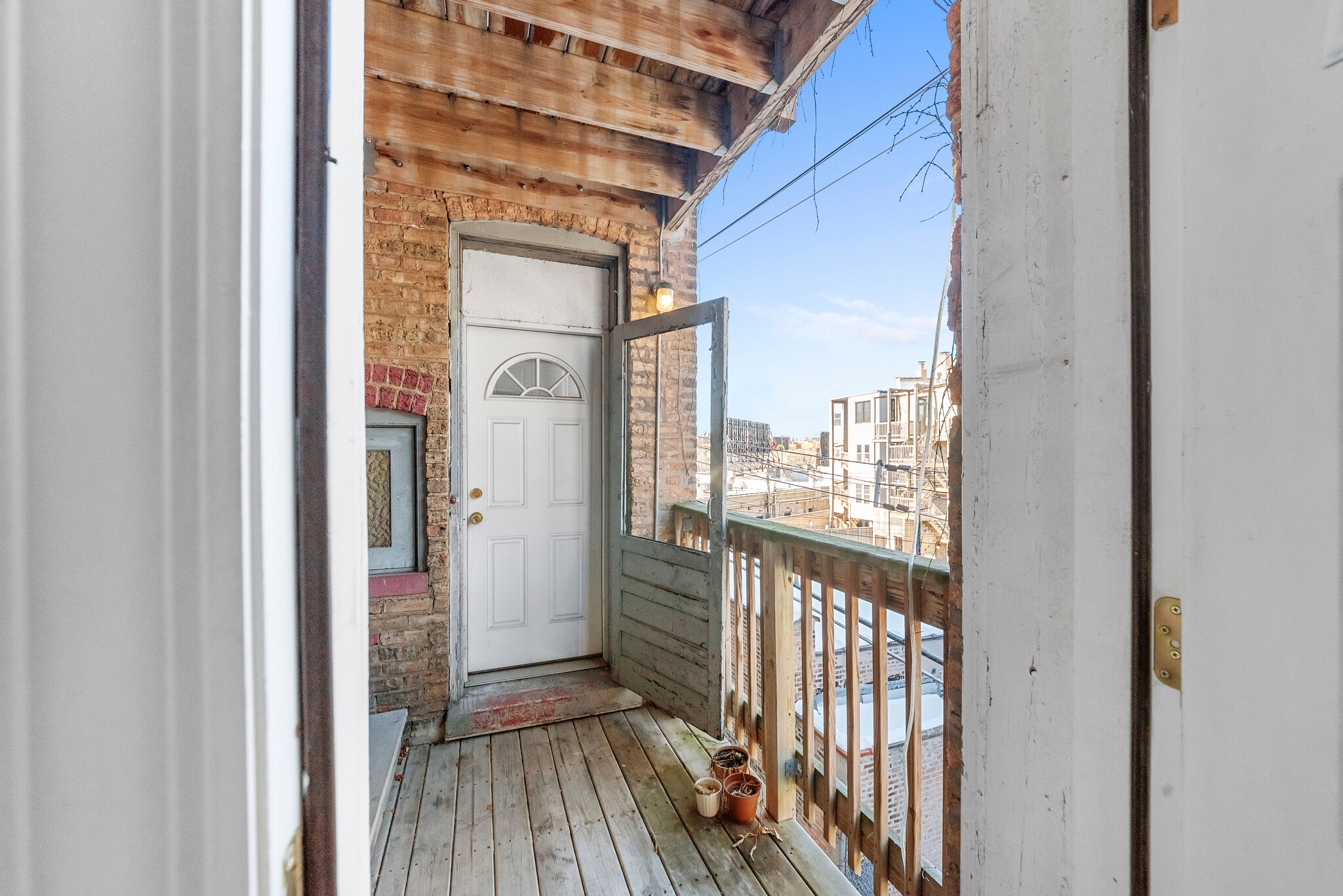 Building Photo - 540 W Aldine Ave