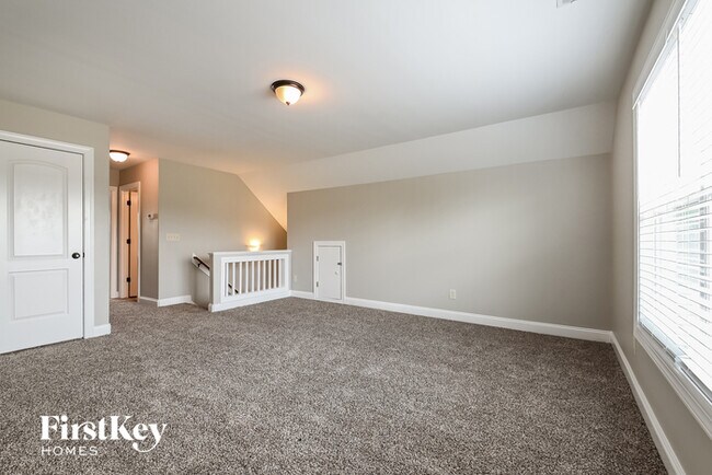 Building Photo - 1011 Bridlemine Dr