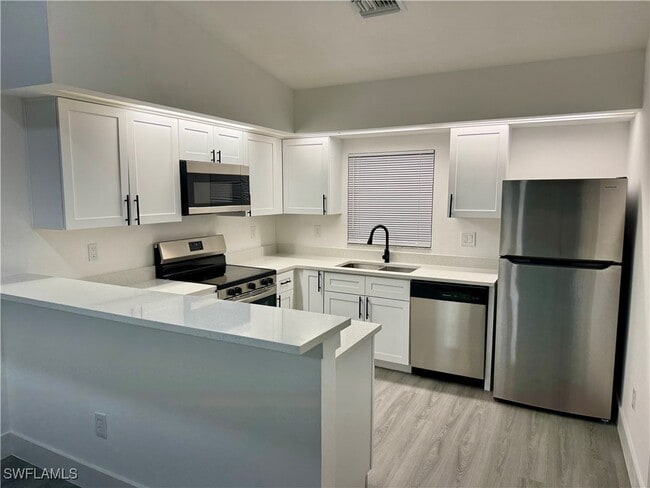 Building Photo - 6016 Lacota Ave