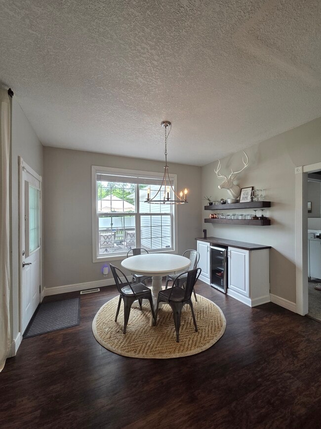Building Photo - 2507 Golf Links Rd