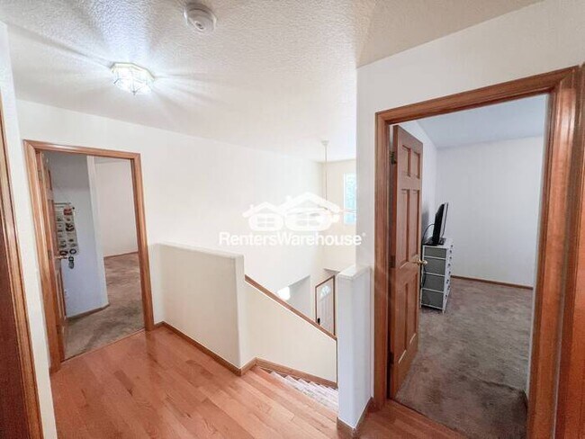 Building Photo - Available now! Stunning 4 Bed, 4 Bath Corner Lot in a Fantastic Area