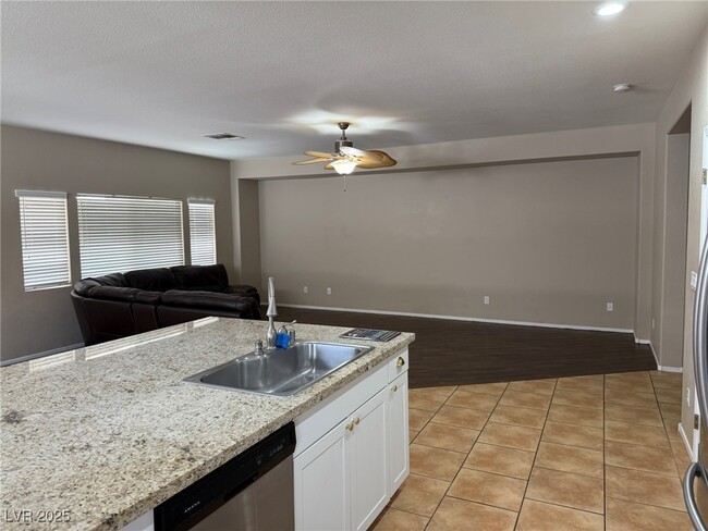 Building Photo - 5438 Winterdale St