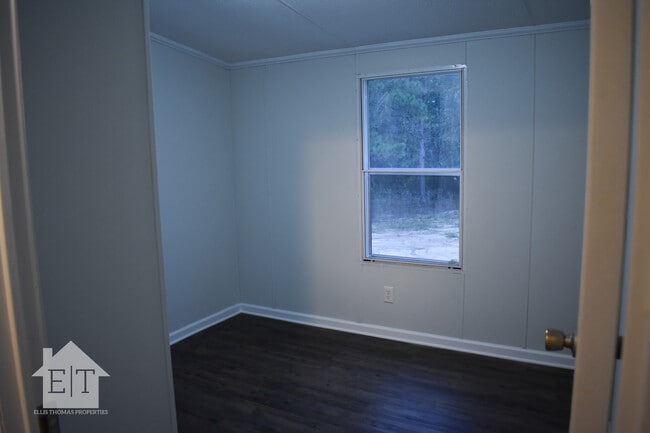 Building Photo - 38 Rolandale Ln