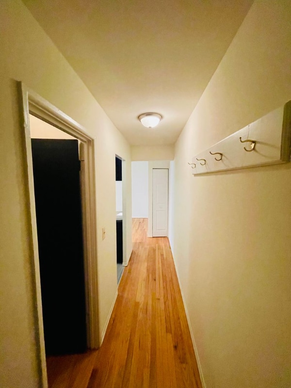 Building Photo - 535 W Briar Pl