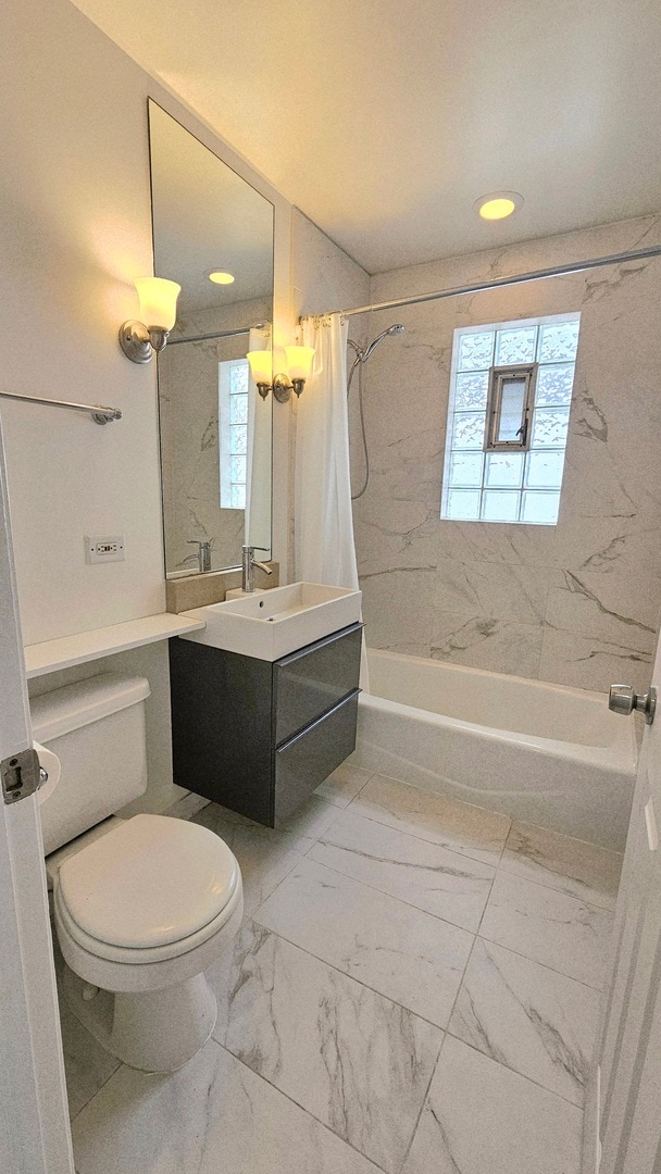 Building Photo - 2704 N New England Ave