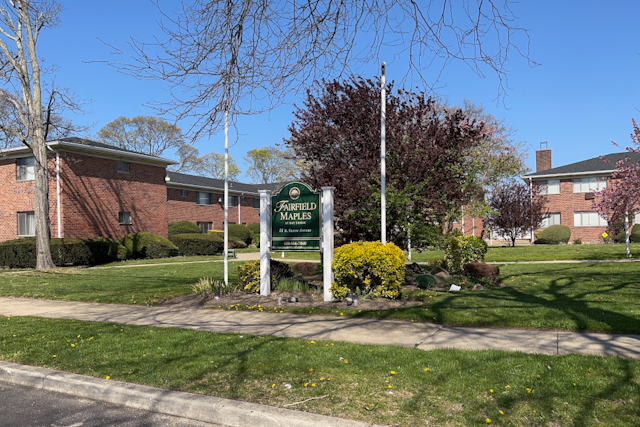 Primary Photo - Fairfield Maples at Bay Shore