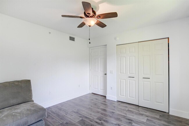 Building Photo - 224 Villa Cir