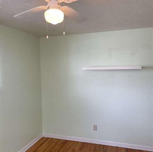 Building Photo - 409 Tedmon Dr