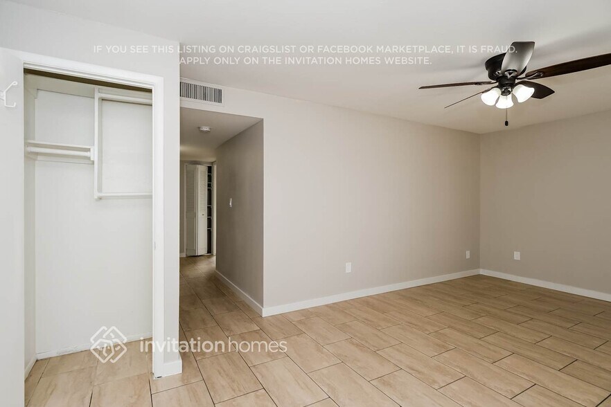 Building Photo - 2211 N 54th Ln