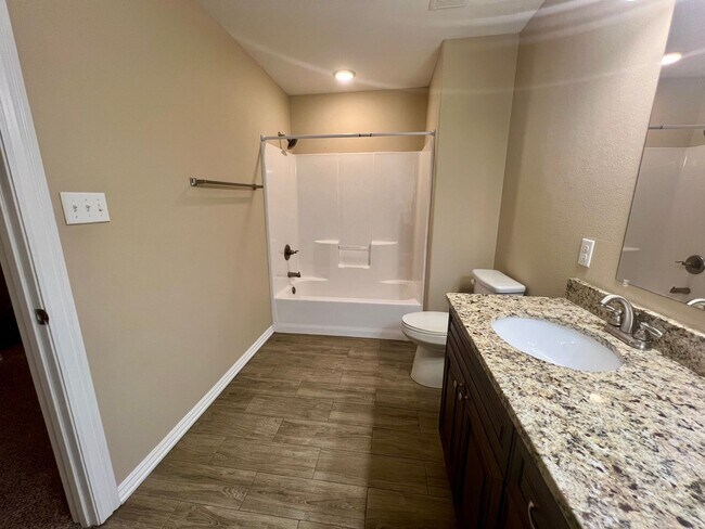 Building Photo - Beautiful 3B/2B Townhome in Chaffee Crossi...