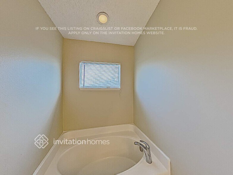 Building Photo - 1569 Elkcam Blvd