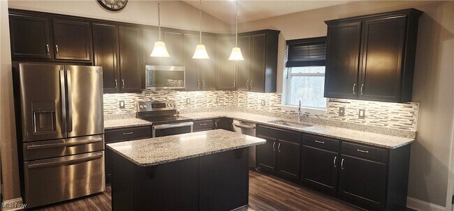 Building Photo - 6965 Chandlersville Rd