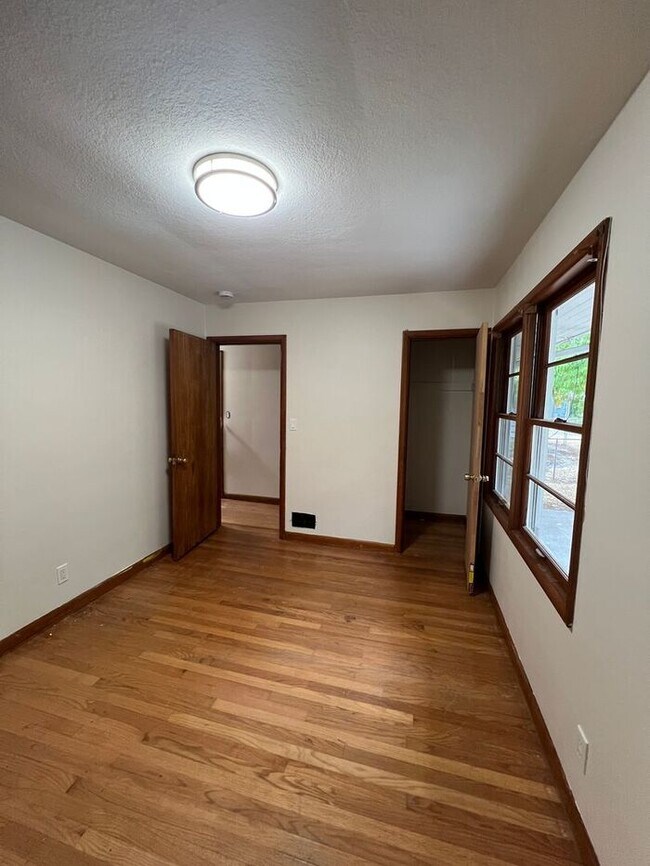 Building Photo - Reserve Now: Spacious, Newly Renovated 5-B...