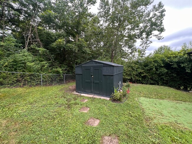 Building Photo - 802 Taper Ct
