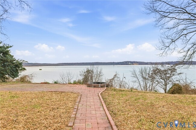 Building Photo - 717 Francis St