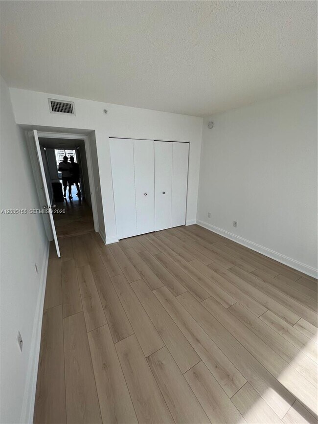 Building Photo - 21055 Yacht Club Dr