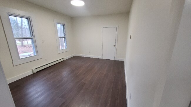 Building Photo - 652 NY-17M