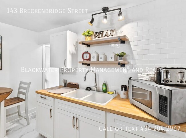 Building Photo - 143 Breckenbridge St