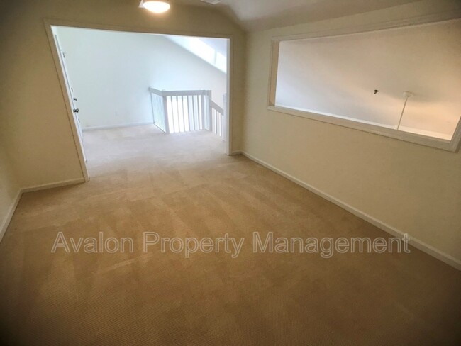 Building Photo - 1104 Riverview Dr