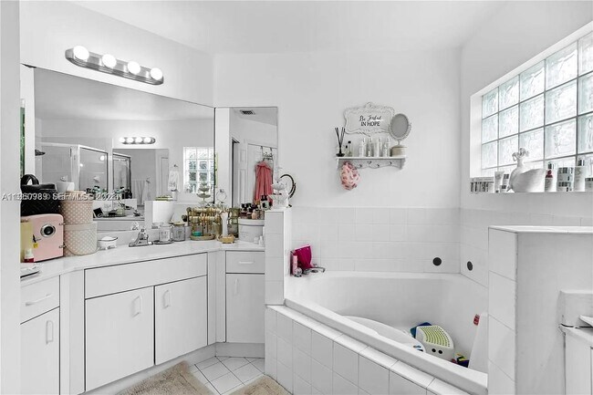 Building Photo - 11276 NW 58th Terrace