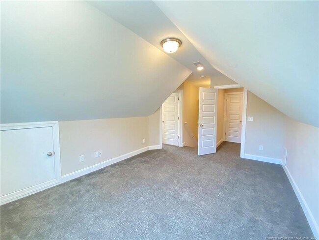 Building Photo - 616 Courtland Dr