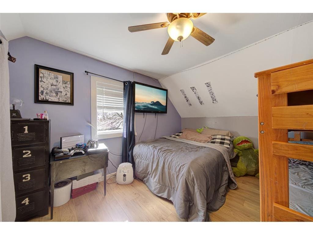 Building Photo - 523 2nd St NE