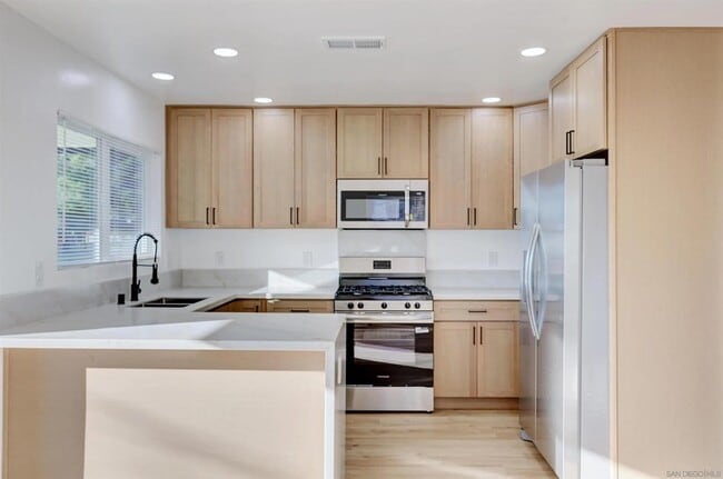 Building Photo - 503 Prescott Ave