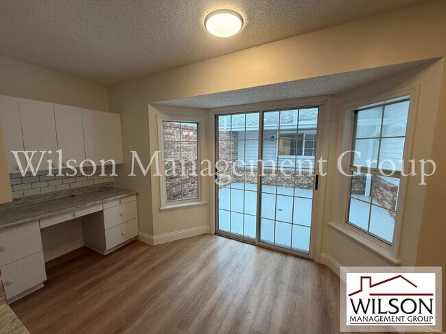 Building Photo - 2535 S Glen Eagles Dr