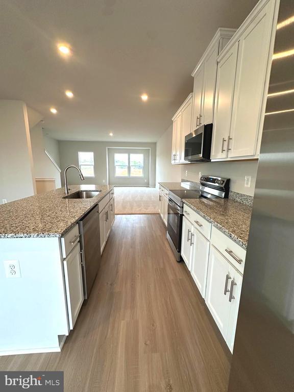 Building Photo - 369 Huntwell W Ave