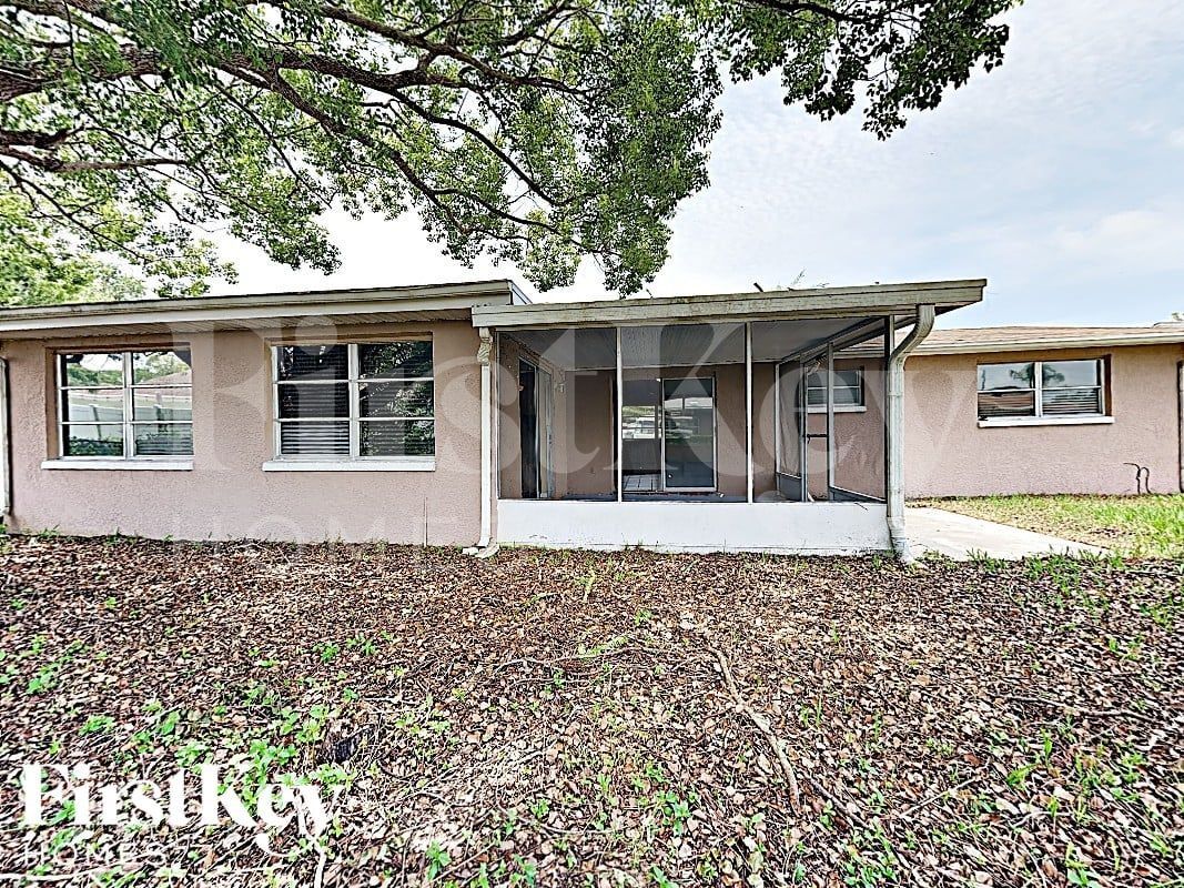 Building Photo - 6230 7th Ave