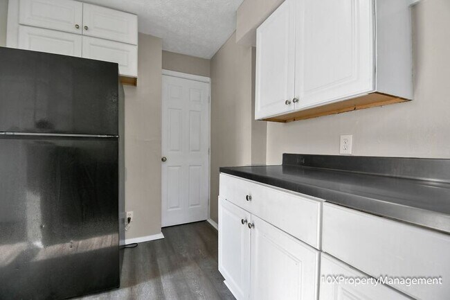 Building Photo - 2065 W Mound St