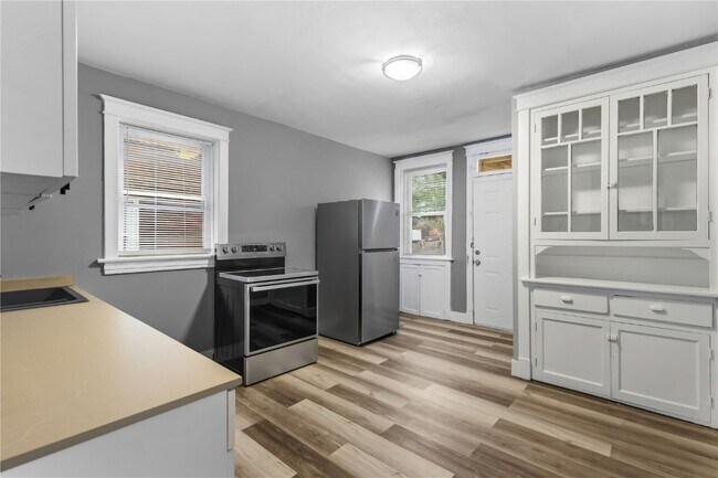 Building Photo - 4234 Dewey Ave