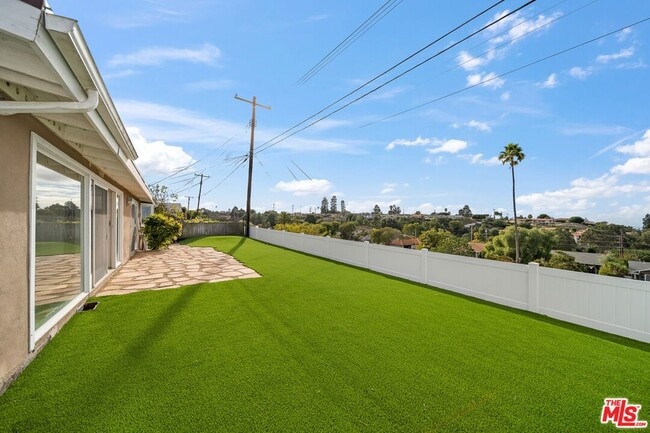 Building Photo - 27041 Whitestone Rd