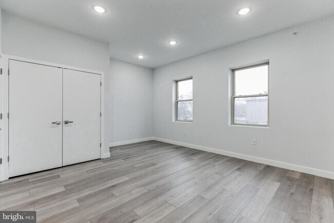 Building Photo - 2301 N 6th St