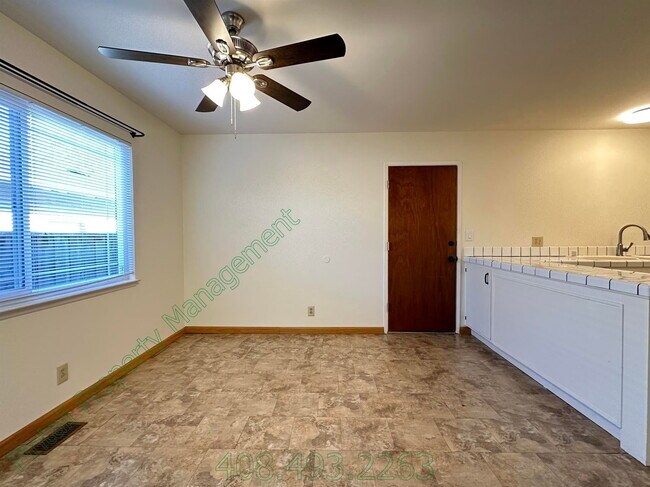 Building Photo - 965 Amstutz Dr