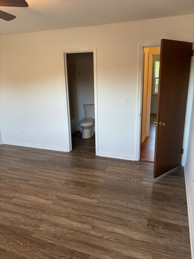 Building Photo - 5528 St James St