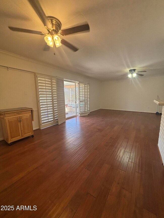 Building Photo - 6923 E Rancho Vista Dr