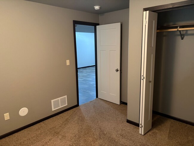 Building Photo - Modern 3-Bedroom Gem with Spacious Basement and Fenced Yard in Box Elder